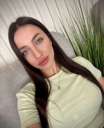Со мной ты отправишься в удивительное путешествие по миру наслаждения и страсти. Я красива, ухожена и сексуальна. В Москве я живу, и готова подарить тебе незабываемые моменты релаксации и удовольствия. Мои услуги включают классический и эротический массаж, оральный и классический секс, а также различные виды ролевых игр и фетишей. У меня есть положительные отзывы, которые подтверждают мою нежность и опытность. Лови момент и дари себе волшебство со мной! 💋 Светучка